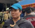Antonius, 47 tahun, salah satu penghuni apartemen Mediterania Tanjung Duren, Grogol Petamburan, Jakarta Barat, yang selamat dalam insiden kebakaran, Kamis, 30 April 2026. (Sumber: Poskota/Pandi Ramedhan)
