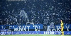 Para bobotoh memberikan dukungan kepada skuad Persib Bandung. (Sumber:  | Foto: persib.co.id)