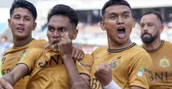 Selebrasi Frengky Missa dan para pemain Bhayangkara FC setelah membobol gawang PSIM Yogyakarta. (Sumber: Instagram @bhayangkarafc)