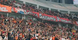 Suporter Persija, Jakmania, memadati Jakarta Internatioal Stadium (JIS). (Sumber:  | Foto: Instagram/@persija)