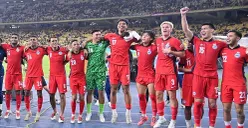 Para pemain Singapura merayakan keberhasilan lolos ke semifinal Piala AFF 2024 setelah menahan imbang Malaysia di laga terakhir Grup A. (Sumber: Instagram @aseanutdfc)