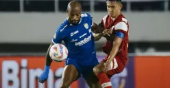 Bojan Hodak: Pembelian pemain sedikit terhambat dari segi anggaran yang diberikan oleh manajemen. (Sumber: X/ Persib Bandung)