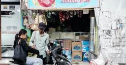 Ilustrasi warung kelontong. (Sumber: Poskota/Bilal Nugraha Ginanjar)