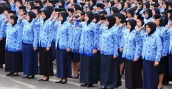 Ilustrasi ASN, ASN boleh WFA 2 hari/minggu mulai 2025, tapi ada syarat ketat. Simak daftar lengkap kriteria dan pengecualian untuk TNI/Polri di sini! (Sumber: Istimewa)
