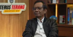 Mantan Menkopolhukam, Mahfud MD menanggapi pihak UGM yang buka suara soal polemik ijazah Jokowi. (Sumber: Tangkap layar YouTube/Mahfud MD Official)