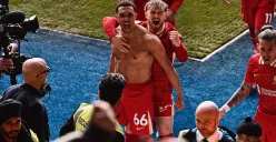 Hasil Leicester City vs Liverpool, Trent Alexander-Arnold merayakan gol kemenangan untuk The Reds. (Sumber: Instagram @liverpoolfc)
