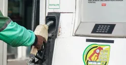 Harga BBM di Shell, BP, dan Vivo kompak turun menyusul Pertamina. Cek perbandingan harga Pertamax, Dexlite, dan produk premium lainnya. (Sumber: Poskota/Bilal Nugraha Ginanjar)