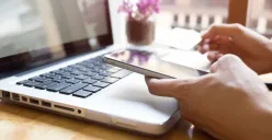 3 aplikasi pindar OJK berizin resmi, jangan sampai galbay atau kena akibatnya. (Sumber: Freepik)