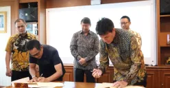 Walikota Balipapan Rhmad Mas'ud MoU dengan Arsari Group mendukunh penyediaan air bersih di Balikpapan, Kalimantan Timur. (Sumber: Dok. Arsari Group)