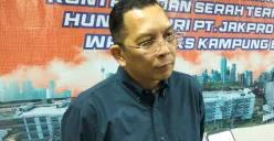 Direktur Bisnis PT Jakarta Propertindo (Jakpro), I Gede Adi Adnyana saat diwawancarai awak media, Jumat, 1 Agustus 2025. (Sumber: Poskota/Muhammad Tegar Jihad)