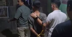 Salah satu tersangka curat ketika diminta untuk menunjukan lokasi barang hasil curian. (Sumber: Polres Serang)