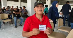 Seorang warga eks kampung bayam memperlihatkan lokasi unit tempat tinggalnya di kampung susun bayam, Jumat, 1 Agustus 2025. (Sumber: Poskota/M. Tegar Jihad)