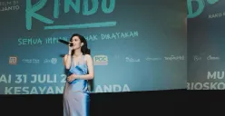 Lirik lagu Seiring yang dibawakan oleh Jasmine Nadya. (Sumber: Instagram/@jasminendya)