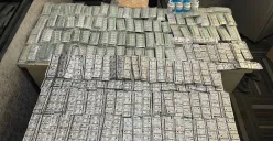 Barang bukti obat keras diamankan dari tersangka YS dan AR, yang menggunakan toko perlengkapan bayi di Koja, Jakarta Utara, sebagai kedok. (Sumber: Polda Banten)