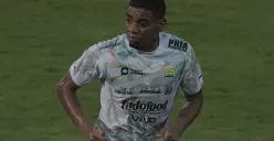 Uilliam Barros bersemangat jelang laga uji coba Persib Bandung vs Western Sydney Wanderers malam hari ini. (Sumber: pers)