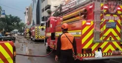 Kebakaran melanda sebuah bar di Jalan Falatehan I, Melawai, Kebayoran Baru, Jaksel, Minggu sore, 3 Agustus 2025. (Sumber: Dok Damkar)