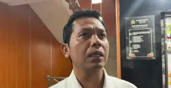 Ketua Komisi III DPRD Kabupaten Bogor Aan Triana Al Muharom minta DPKPP selesaikan 1600 unit huntap di tahun 2026. (Sumber: Poskota/Giffar Rivana)