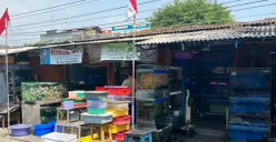 Suasana di lokasi sementara Bursa Ikan Hias Kartini, Gunung Sahari, Jakarta Pusat. (Sumber: POSKOTA | Foto: M Tegar Jihad)