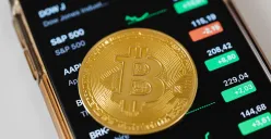 Ilustrasi - cara membeli Bitcoin di Indonesia menggunakan rupiah. (Sumber: Pexels/Kaboompics.com)
