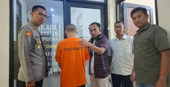 Polisi menjebloskan pelaku pencuri sparepart modus belanja di Bogor ke penjara. (Sumber: Poskota/Angga Pahlevi)
