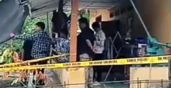 Rumah korban pembunuhan di Desa Jatimekar, Kecamatan Jatiluhur, Purwakarta, dipasang garis polisi. (Sumber: POSKOTA | Foto: Dadan Sukmana)