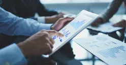Cara untuk memulai investasi yang aman bagi pemula. (Sumber: Freepik/pressfoto)