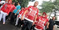 Wali Kota Bekasi, Tri Adhianto saat mengikuti kegiatan Napak Tilas Vol. 6 rangka memperingati HUT ke-80 Kemerdekaan RI, Selasa, 12 Agustus 2025. (Sumber: Humas Pemkot Bekasi)