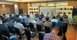 Pemkot Bekasi, bersama MUI, Kesbangpol, dan warga Dukuh Zamrud Bekasi mengadakan pertemuan membahas dugaan menyimpang pengajian Umi Cinta pada Rabu, 13 Agustus 2025. (Sumber: Humas Pemkot Bekasi)
