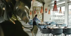 Ilustrasi-4 Rekomendasi Restoran untuk Keluarga di Daerah Tangerang (Sumber: Unsplash/Louis Hansel)