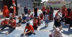 Warga Perum Citra Graha Prima, RT 02/RW 03, Desa Singasari, Kecamatan Jonggol Kabupaten Bogor, antusias mengikuti lomba dalam acara perayaan menyambut HUT ke-80 RI, pada Sabtu, 16 Agustus 2025. (Sumber: Istimewa)