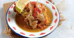 Sepiring ayam pecak khas Betawi (Sumber: Pinterest)