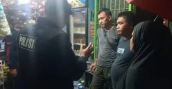 Polisi mengecek TKP pembobolan warung kelontong di kawasan Kebon Jeruk, Jakarta Barat pada Senin, 18 Agustus 2025. (Sumber: Istimewa)
