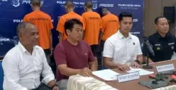 Jajaran Polres Metro Depok saat menggelar ekspose perkara kasus curanmor pada Selasa, 19 Agustus 2025. (Sumber: POSKOTA | Foto: Angga Pahlevi)