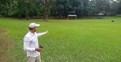 Pihak Kebun Raya Bogor menunjukkan tempat acara yang diikuti oleh konten kreator Endang Yustika. (Sumber: POSKOTA | Foto: Giffar Rivana)