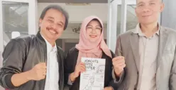 Potret penulis buku Jokowi's White Paper, Roy Suryo (kiri), Dokter Tifa (tengah), Rismon Sianipar (kanan) yang acara peluncurannya dibatalkan UC UGM karena dinilai bernuansa politis. (Sumber: Instagram/@dokter_tifa)