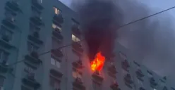 Apartemen City Park di Cengkareng, Jakarta Barat, terbakar pada Selasa, 19 Agustus 2025. (Sumber: Dok Warga)