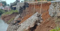 Kondisi bangunan TPT di ruas jalan Sumur-Tamanjaya, Kecamatan Sumur, Kabupaten Pandeglang, Senin, 18 Agustus 2025. (Sumber: Dok. Warga)