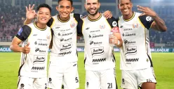 Potret bek Persija Jakarta, Rio Fahmi (kiri), Rizky Ridho (tengah), Jordi Amat (tengah) dan Alan Cardoso (kanan). (Sumber: Persija Jakarta.)