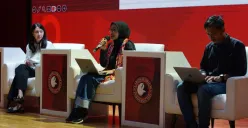 Analisis Politik Media LAB 45, Salma Nihru (tengah), dalam acara Seminar Nasional LAB 45 di Gedung Perpusnas RI, Jakarta, Rabu 20 Agustus 2025. (Sumber: POSKOTA | Foto: Pandi Ramedhan)