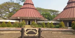 Salah satu anjungan museum suku Asmat di TMII, Jakarta Timur (Sumber: Dok. Pribadi)