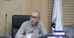 H. M. Nasim Khan, anggota DPR RI dari Fraksi PKB, saat menghadiri rapat Komisi VI bersama PT KAI. Usulan gerbong khusus merokok yang ia lontarkan menuai pro dan kontra di masyarakat. (Sumber: Dok/Fraksi DPR PKB RI)