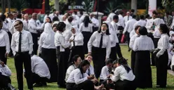 Sejumlah Pegawai Pemerintah dengan Perjanjian Kerja (PPPK) mengikuti Pelantikan dan Pengambilan Sumpah PPPK di Balai Kota DKI Jakarta, Kamis, 21 Agustus 2025. (Sumber: Poskota/Bilal Nugraha Ginanjar)