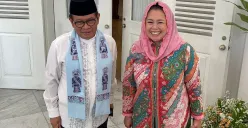 Gubernur Jakarta Pramono Anung dan Ketua Wahid Foundation Yenny Wahid seusai melakukan pertemuan di Balai Kota Jakarta, Jumat, 22 Agustus 2025. (Sumber: Poskota/Muhammad Tegar Jihad)