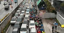 Bedeng galian pipa limbah di wilayah TB Simatupang, Jakarta Selatan. (Sumber: Poskota/M. Tegar Jihad)