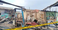 Kondisi terkini Pasar Pejuang Pratama, Medan Satria, Kota Bekasi. Tampak porak-poranda usai dilalap si jago merah. (Sumber: Poskota/Nurpini Aulia Rapika)