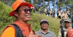 Aktivis dan relawan lingkungan saat berada di Gunung Batu, Lembang, Kabupaten Bandung Barat, Minggu, 24 Agustus 2025. (Sumber: POSKOTA | Foto: Gatot Poedji Utomo)