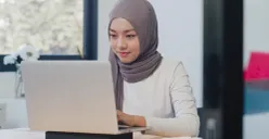 Cara investasi halal untuk pemula. (Sumber: Freepik/tirachardz)