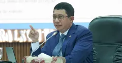 Kepala Badan Nasional Penanggulangan Bencana (BNPB), Letjen TNI Suharyanto yang viral karena menggunakan kop resmi dalam surat undangan rapat persiapan pernikahan putrinya. (Sumber: Instagram/@bnbp_indonesia)
