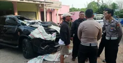 Kondisi mobil berpelat TNI yang terguling di Jalan Raya Bogor KM 33, Kecamatan Cimanggis, Kota Depok, pada Minggu sore, 24 Agustus 2025. (Sumber: Dok Polsek Lantas Sukmajaya)