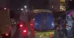 Tangkapan layar video angkot dan truk saling kejar-kejaran di Jalan Mayor Oking, Citeureup, Bogor, Minggu, 24 Agustus 2025. (Sumber: Instagram/@infokabupatenbogor)